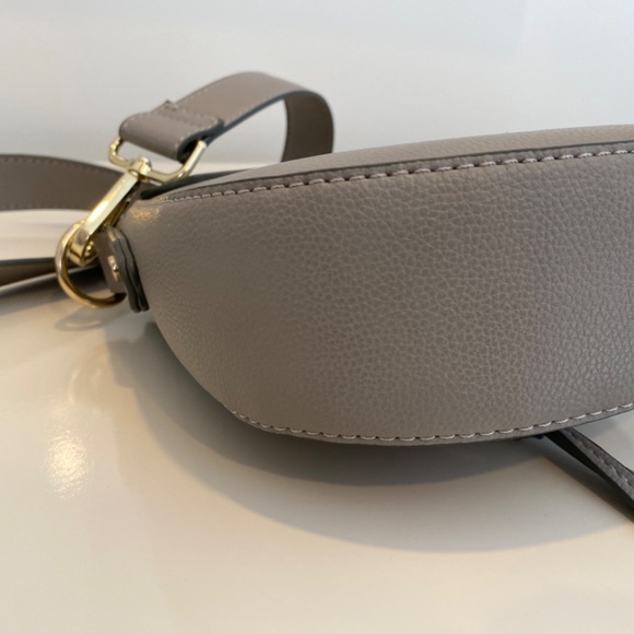 *NWOT* Indigo Grey Faux Leather Crossbody Bag - Picture 6 of 16